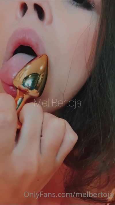MEL BERTOJA ( COMPLETO NO TELEGRAM @REALSAVIP ) adquira já, restam poucas vagas.