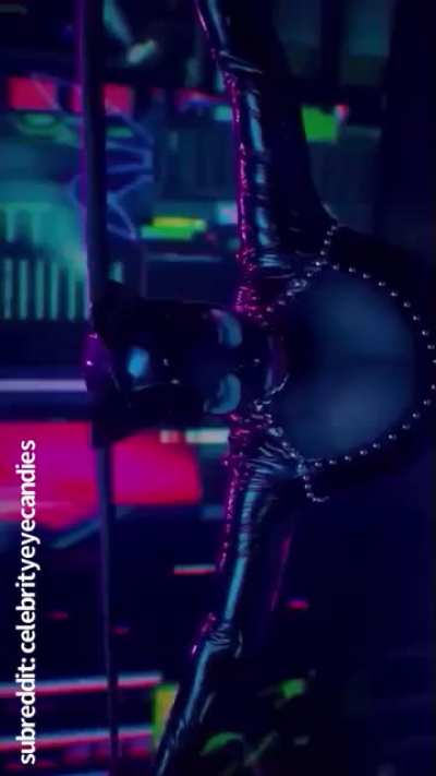 Nicki Minaj @nickiminaj Catwoman Gif 🐈‍⬛