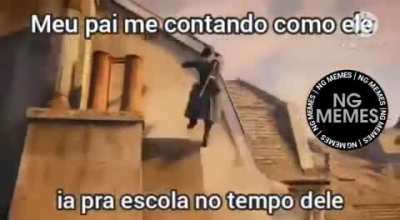 E carregando os livros na sacolinha plástica
