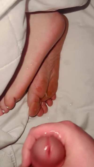After sex she fell asleep, I couldn’t fall asleep because I kept thinking about her feet. So I peeled the blanket back and put my tongue on her soles and then stroked my cock. Here’s the outcome 💦 *she consent