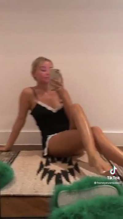 @honeyevansxoxo