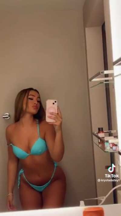 I couldn’t just pick one video. Her page is 🔥 @krystadailey1