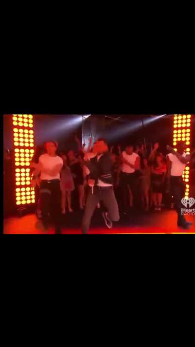 Full-circle moment: Dancer who got cut from “Wall to Wall” ends up touring with Chris Brown (2016)