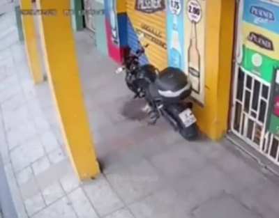 That one stick programmed to be shield in shooting games