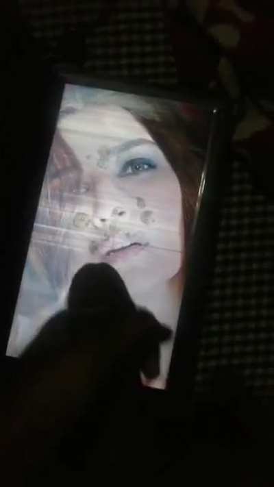 ahhhhh kriti sanon full spit cumtribute 💦💦