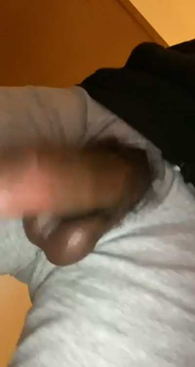 I need a throat to fuck 😈🍆