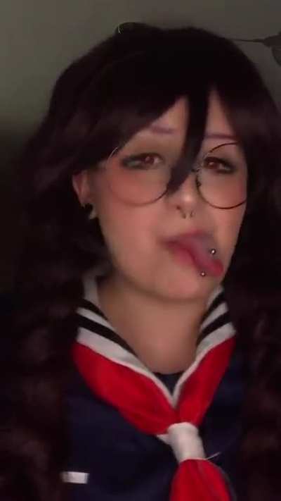 👅👅👅