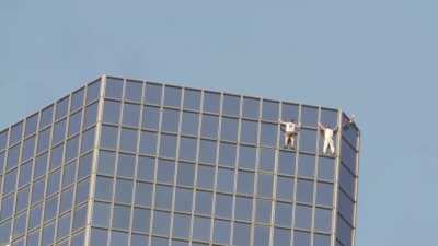 Climbing 190m (623ft) building without safety gear