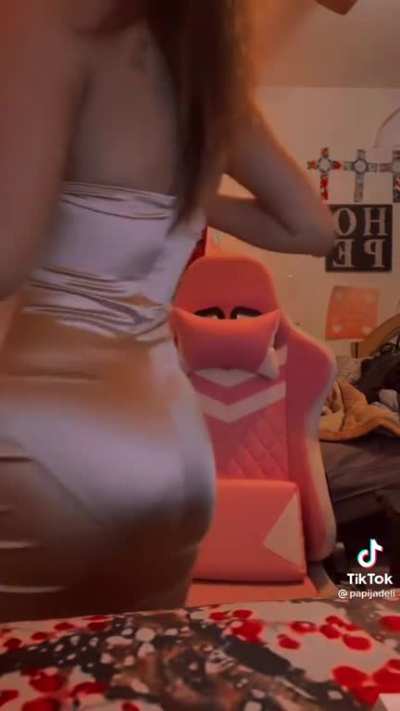 🗿
