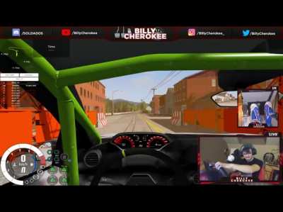 How can i do this with the motor? its an old video form an spanish youtuber and idk how to rev like that the engine so it goes boom (idk what keys press so if u guys can tell me i'd be gratefull) :)