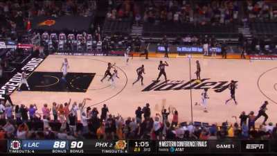 [Highlight] Devin Booker nails another midrange shot! He has scored the Suns' last 16 and 18 in the quarter!