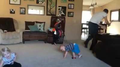 MaN MuRdERs iNnOceNt ChilDrEn