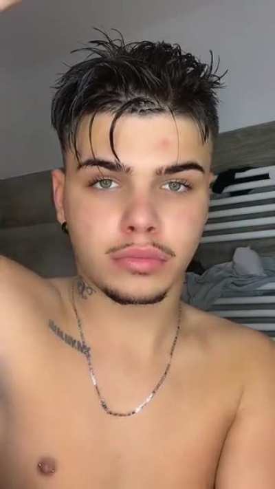 Tineam neaparat sa va arat ce faceam eu la ora 3 jumate dimineata