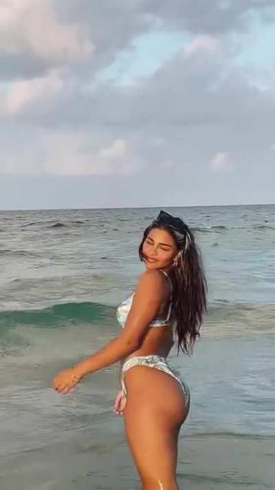 Mermaid 🧜🏽‍♀️<wbr>😋