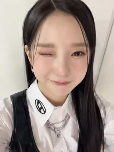 [221020] Yujin Universe update: Wink [윙크]🖤