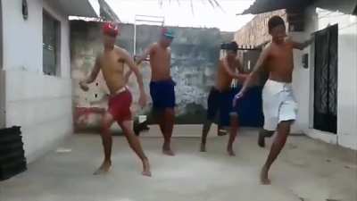 Alguém sabe o nome desse anime?