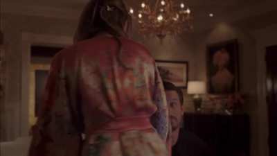 Lingere scene in dynasty s5