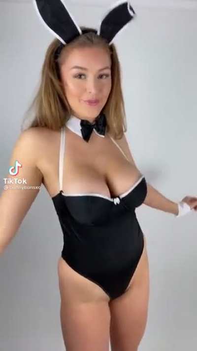 Bunny bounce 😍🤤