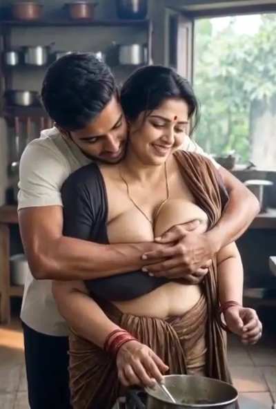 Dost ki Mom ko piche se hug kiya to boli 