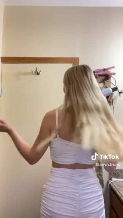 Anya.truax