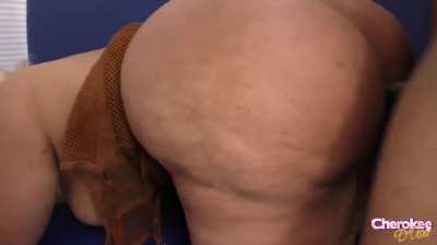 muva huge ass