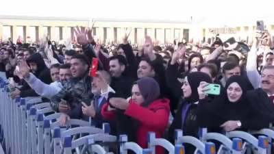 Anıtkabirde büyük saygısızlık