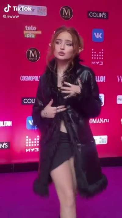 Sheesh that outfit is smokin