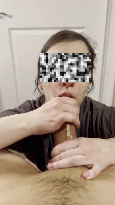 Cummy kisses