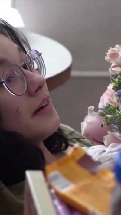 President Volodymyr Zelenskyy surprised teenager who is hospitalized after saving her brothers life