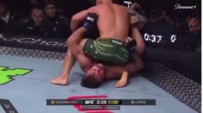 Volk demonstrating elite striking in MMA