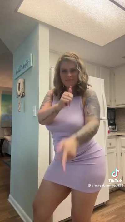 Curvy PAWG
