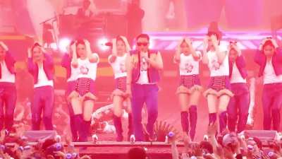 Organizers cooling down 30,000 energetic fans during PSY's 3.5hour concert in Seoul