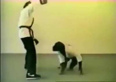 El primer mono cinturón negro 🐵