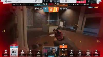 Insane 1v3 clutch by Gaveni against NIP