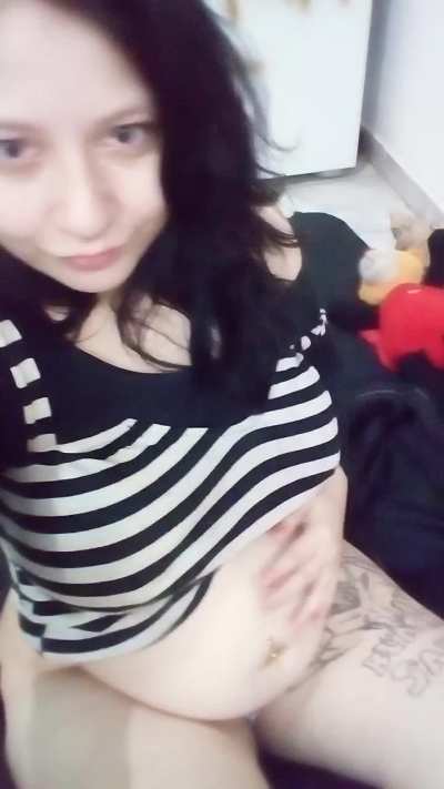 Hows my belly looking tonight?