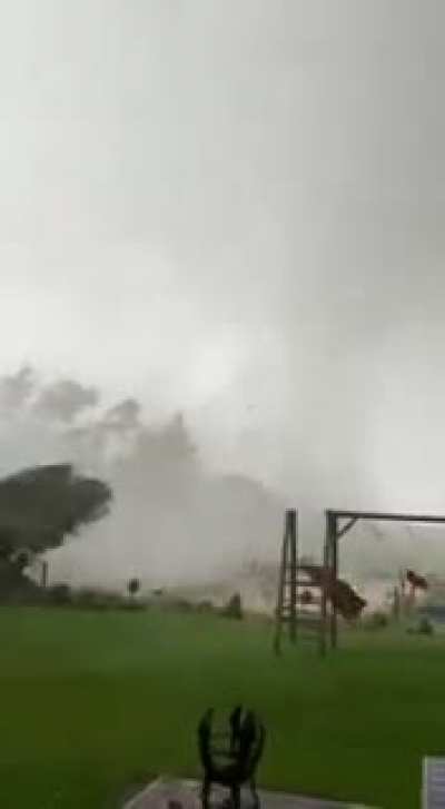F3 Tornado touches down in Ostfriesland, Germany. 16.08.2021