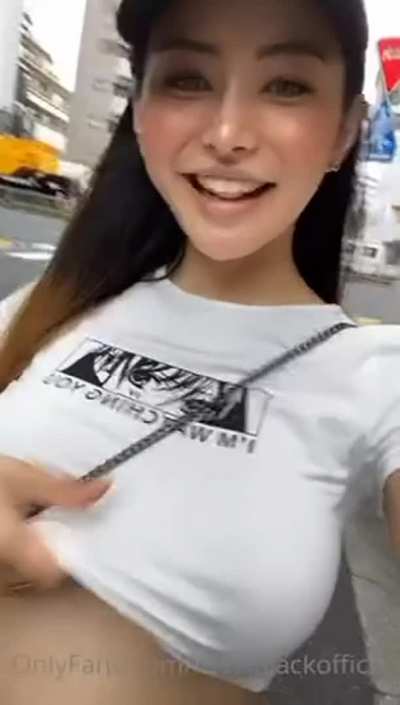 Titties in the city (reveal)