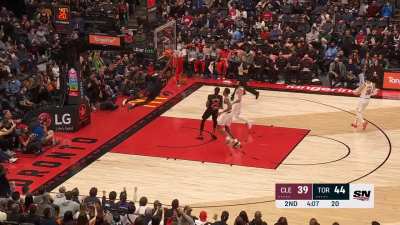 [Highlight] OG Anunoby reverse dunk on the fast break