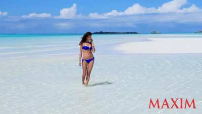Maxim August 2014 Shayk it Up