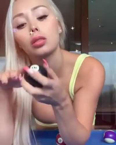 Daniella Chavez (@dan<wbr>iella<wbr>chave<wbr>zoffi<wbr>cial)