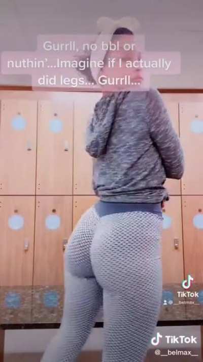 GOOD GAWD!! DEM CAKES!!