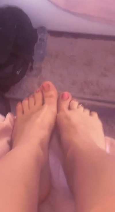 21[F4M] I'm literally sending to whoever upvotes 👻anna<wbr>_smit<wbr>h0x