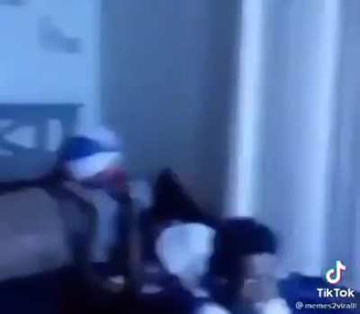 Lil Nigga winning in fortnite while juggling a basket on using his feet , bruh gone be a star