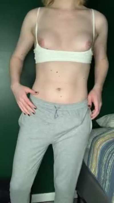 I love making guys get on their knees when they see I'm bigger