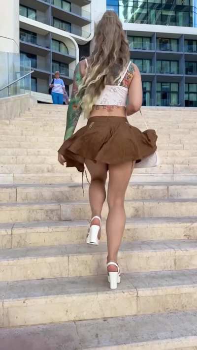 Kirara (@kir<wbr>araof<wbr>ficia<wbr>l_ig)