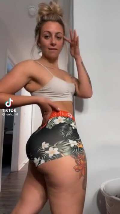 @leah_mif, damn she’s plump