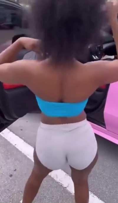 Sexyyred twerk