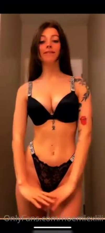 Noemie lili mega in bio