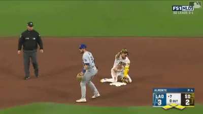 Ha-Seong Kim hits a run scoring double and Petco Park erupts