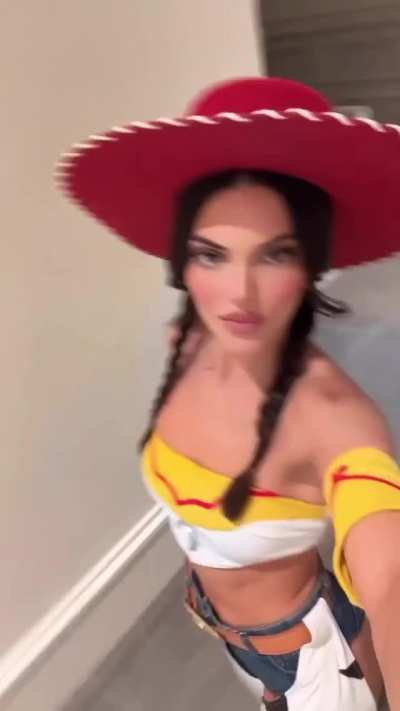 I would have never thought I'd be getting hard over Jessie from Toy Story<wbr>...Th<wbr>anks, Kendall Jenner.